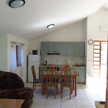 Soline Beach Apartman