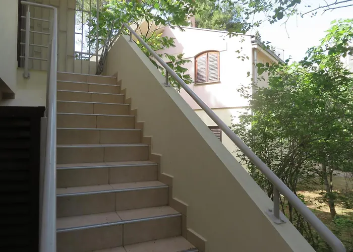 Soline Beach Lägenhet *